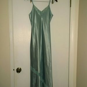 Jones New York Slip Small